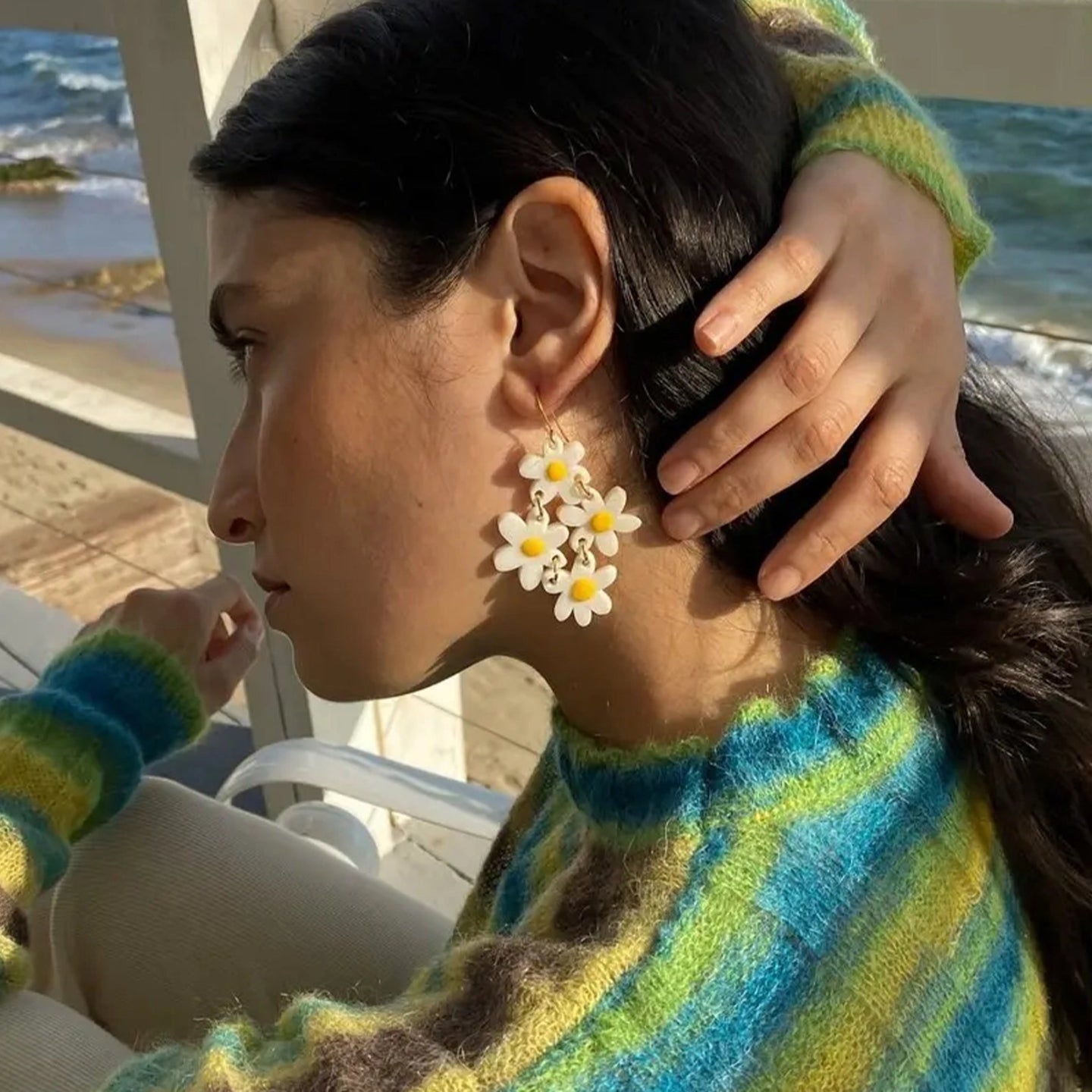 DAISY ACRYLIC EARRINGS