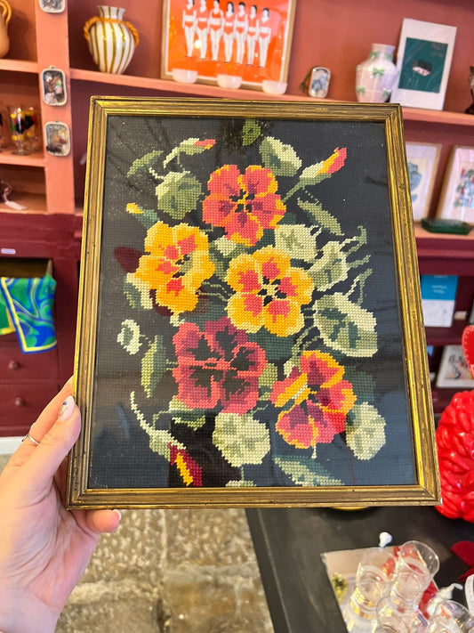 VINTAGE PANSEY TAPESTRY