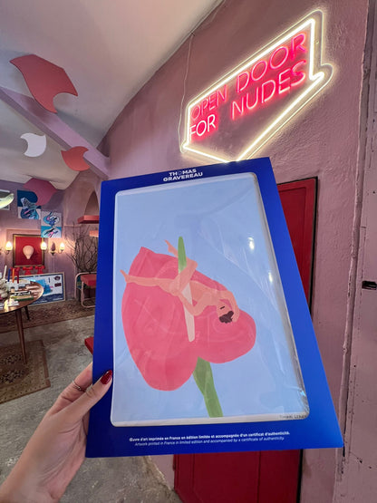 DANCING QUEEN ON FLOWER PRINT