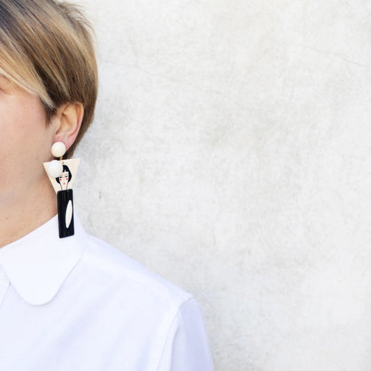 NELLIE IN NEW YORK BLACK EARRINGS