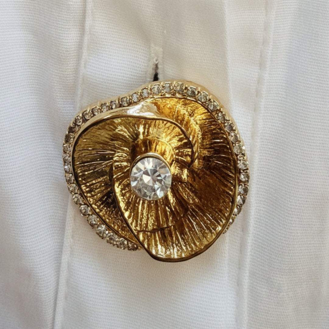 GOLD BUTTONS WHITE SHIRT