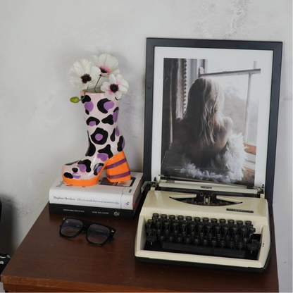 LEOPARD PRINT BOOT CERAMIC VASE