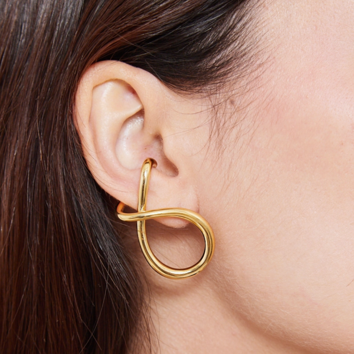 TWISTED LOOP GOLD EARRINGS
