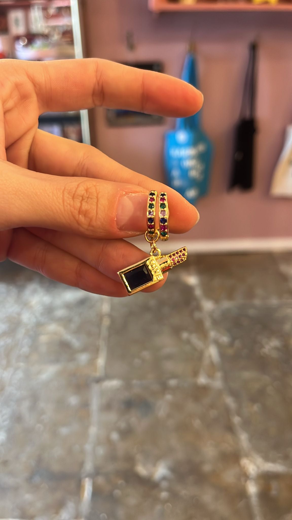 MISMATCHED HOOP EARRINGS LIPSTICK