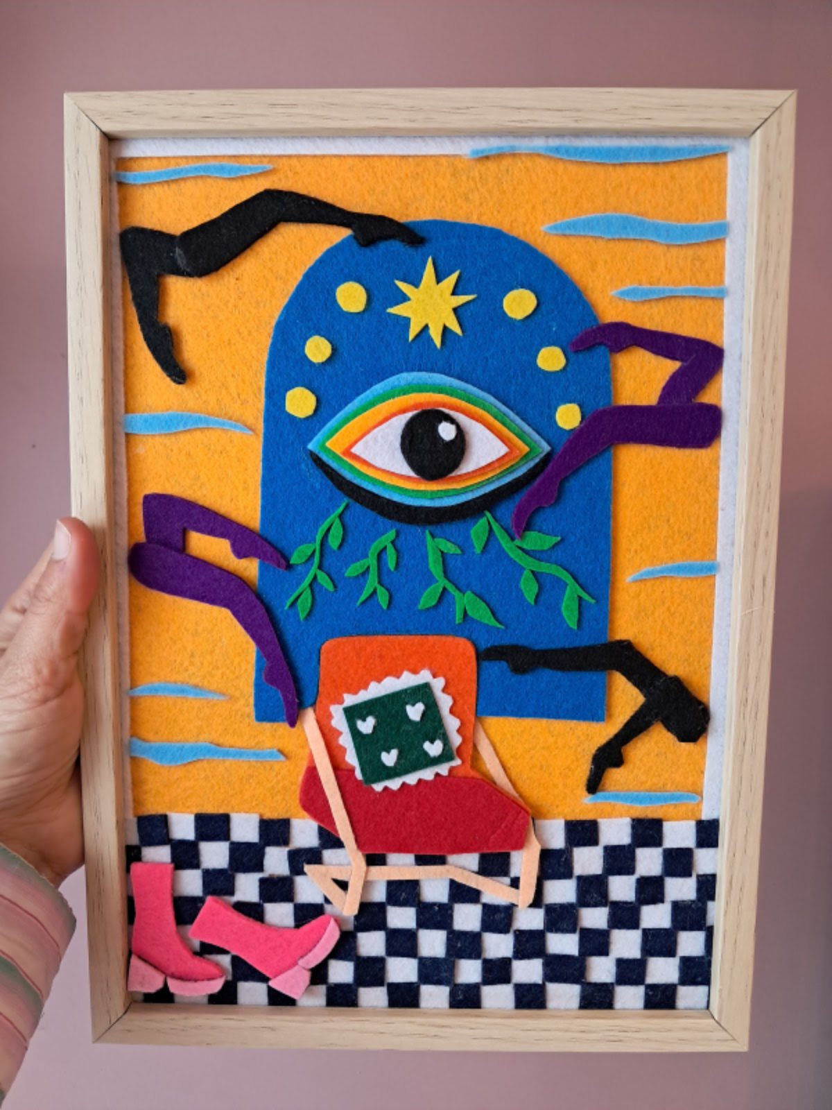 EYE