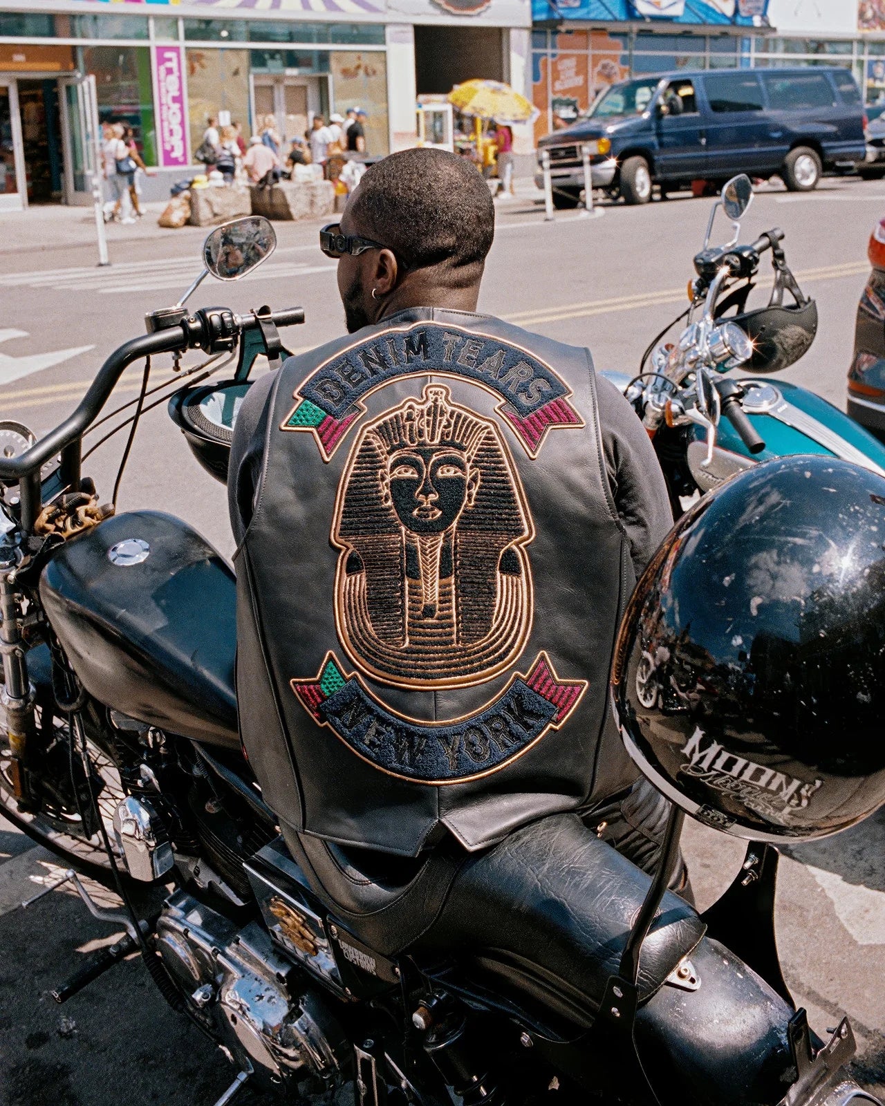 THE COMPLETE HIGHSNOBIETY GUIDE TO CREATIVE COLLABORATIONS BOOK