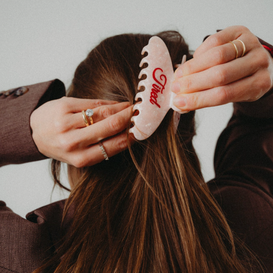 TIRED HAIRCLIP