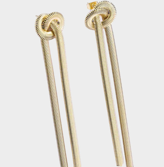 KNOTTED CHAIN DROP EARRINGS IN GOLD