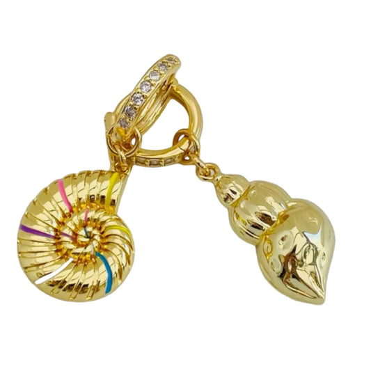 MISMATCHED HOOP EARRINGS SEA SHELLS