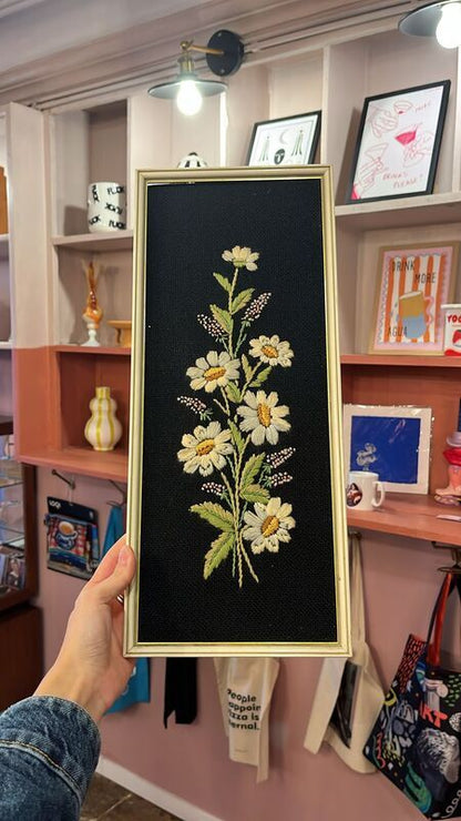 VINTAGE DAISY TAPESTRY